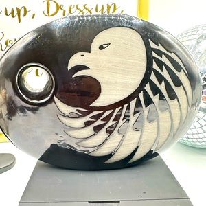 Rare Eagle etched matte Zuni Negale Untitled (Zuni Black-ware Pottery).Signed